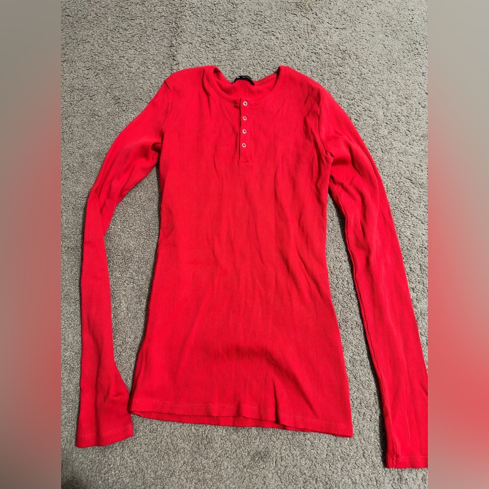 Zara red ribbed sweater top with buttons - long sleeve